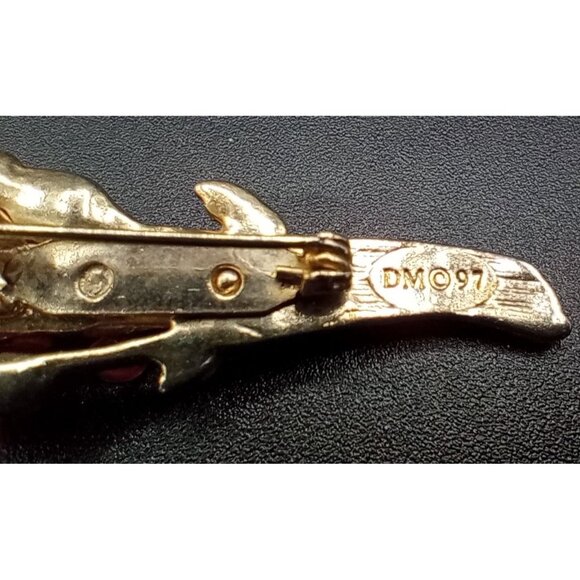 Red Rose Bouquet Brooch Pin Vintage DM 97 Gold Tone 2 Inch Flowers Accessory - Picture 12 of 16